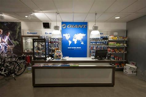 Giant Store Den Bosch .